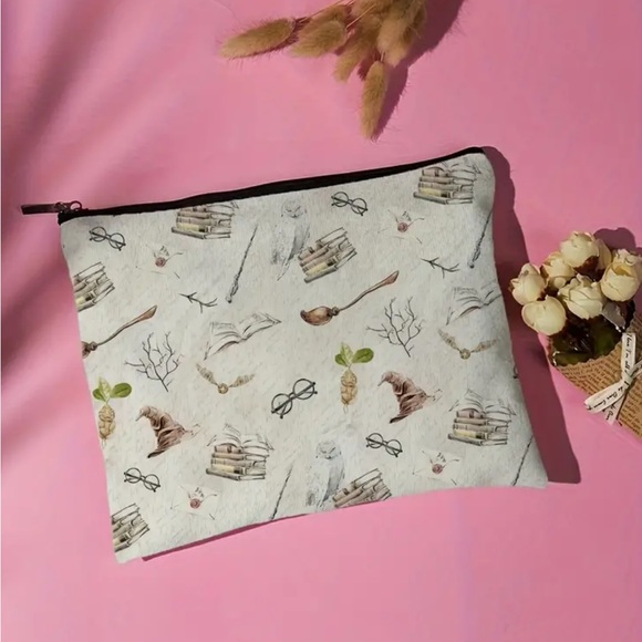Harry Potter Cosmetic Bag - Picture 5 of 7